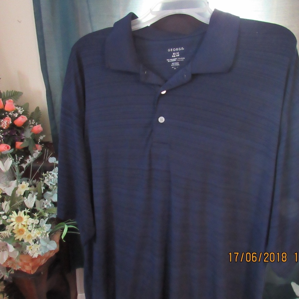 JB442.  Short Sleeve Polo.   Size XL